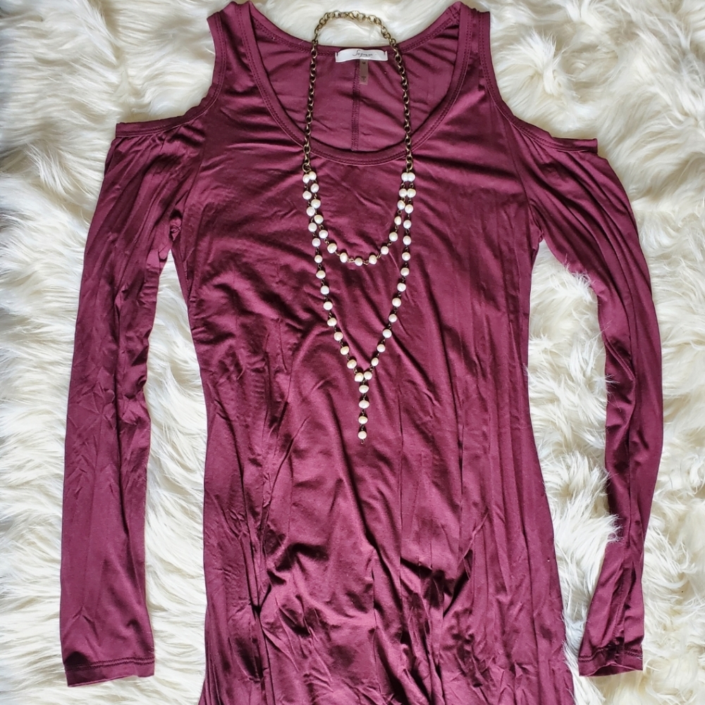 NWOT Cold Shoulder Top - Picture 1 of 6